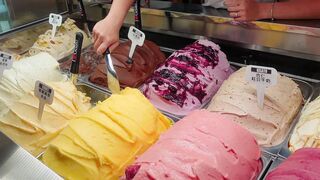 Homemade Italian gelato ice cream, Gelato bubble waffle making - 手工義式冰淇淋, 冰淇淋雞蛋仔 -Taiwan street food