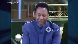 Pele and Maradono Showing the Classic Head to Head Ball❤️????