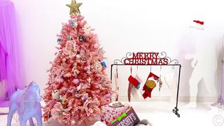 Nastya and Dad open the Advent calendar and other Christmas stories