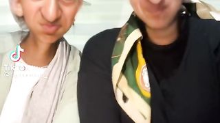 ضحك
