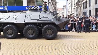 БРОНЕТРАНСПОРТЬОРИТЕ ОТ БЪЛГАРИЯ ПРИСТИГНАХА В УКРАИНА