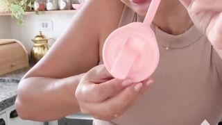 Compacto, portátil e super potente: conheça o novo aliado da  na hora de fazer shakes e vitaminas super saborosas! ????