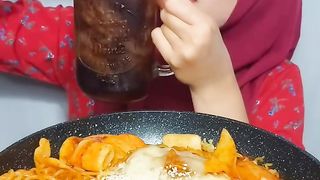 mie pedes nyemek