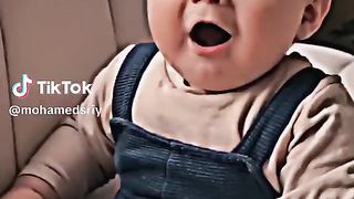 تقتلني هاد ضحكة