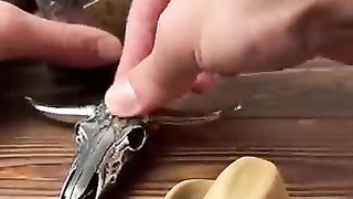 Do_you_know_the_secret_of_the_belt_buckle.