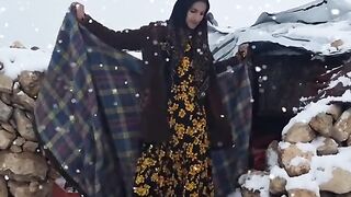 المنزل من طوب و الحجر لكن القلب أبيض كل حليب
