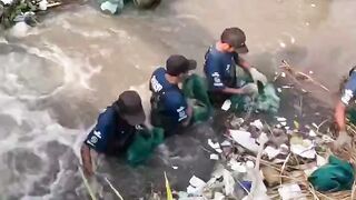 Trash River Cleaning