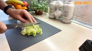 САЛАТ НЕЖНОСТЬ С ПЕКИНСКОЙ КАПУСТОЙ, КОЛБАСОЙ И ЯЙЦОМ.