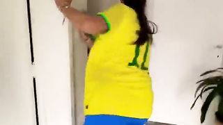 OVER THE HOUSE FOOTBALL CATCH!! (I MADE IT) ????????.