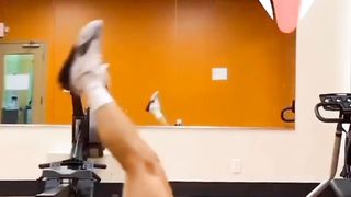 Leg lift with hip raise