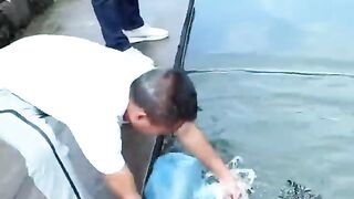 الصين بتعمل كياس اقوى تحمل!!.