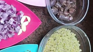 طريقه عمل المكرونه بالسجق روووعه