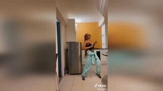 Best Of Robot Amapiano TikTok Dance