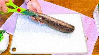 Домработница миллионера научила так готовить дешёвый хек! Хек вкуснее лосося.