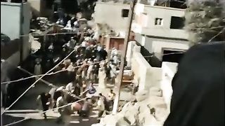 مشهد لعبد الملك زرزور و ابراهيم الابيض. بس بالطريقة الصعيدية