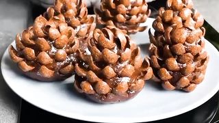 Baking adorable pine cone brownies! ????