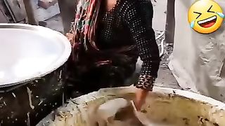 هذا هو مطعم ابو الجود من أخوالي الهنود ???????? تاكل منو تختافي من الوجوود