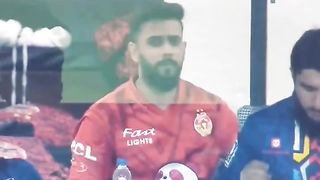 Imad Waseem smoking in dressing room