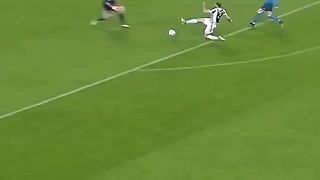 What a stunning goal???????????? #shortsfeed #football #footballedits #footballskills #ronaldo #cr7 #madrid.