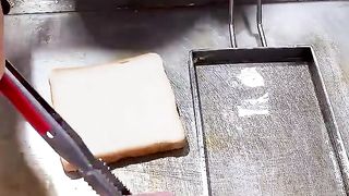 계란말이 토스트 안에는 뭐가 들어 가나__what do you see in rolled toast_ #shortsvideo.