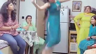Indaia  girl dan