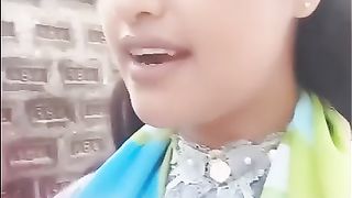 পুরুষদের পক্ষে মাঝে মাঝে নারীরা দাঁড়ায় সত্য নিয়ে