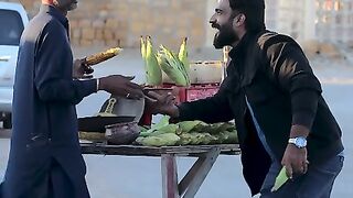 How To Dumb Tv Helping Bhuttay Walay Uncle
