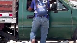 I guarantee your stomach will hurt from laughing until the end of the video