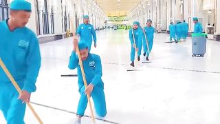Masjid ul Haram cleaning