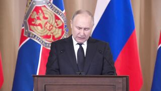 Владимир Путин жестко прошелся по предателям России