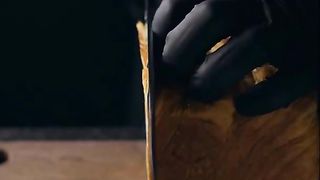 شاهد مدى حدة السكين الياباني ????