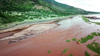بحيرة النطرون - Lake Natron | Tanzania's Stunning and Deadly Beauty
