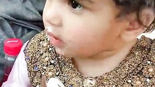 Walls icecream chocodip eting baby