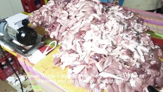 Recipe Egyptian trotters (kofta) and fattah, a mixture of Egyptian spices. Get to know it. It is very useful.