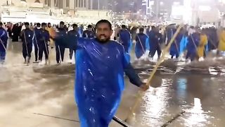 This is what happens if it rains on Masjidilharam