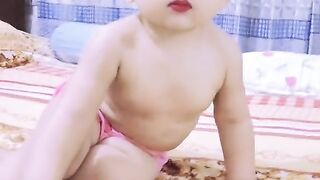 Tiny Treasures: A Hundred Moments of Baby Bliss