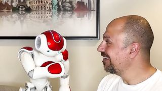 الكبار بحبوا الأغنية أكثر من الصغار ???????? #شربل_النجار #ملك_الروبوت.