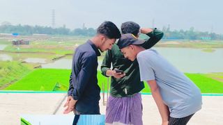 boys run on garl
