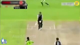 Top 15 Worst Deliveries in Cricket History of All Times - Worst Cricket Bowling