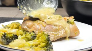 I have never had such delicious chicken and broccoli! Easy recipe for dinner