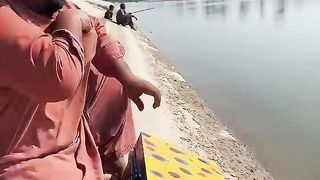 garib ko pani se kia mila 13 ????????????.