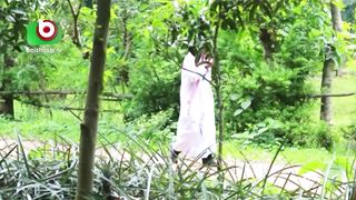 আমি সৌদি থেকে আসছি সোনা দানা গয়না নিয়া