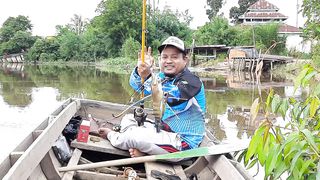 BIG SHRIMP IN SUMTRA RIVER