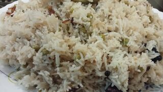Yakhni Matar pulao