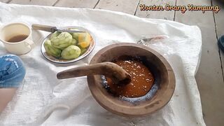 Lagi Ngerujak Di pondok bersama keluargaku,,,mantaff
