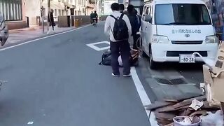 SEDANG DIPUTAR  Tonton nanti Tambahkan ke antrean Area Kumuh di Jepang
