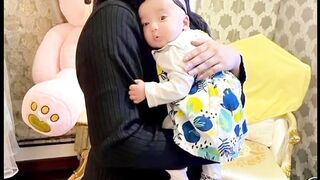 #Kirantabeir shares adorable clicks with her baby girl Mashallah