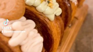 Croissant New York Roll