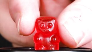 GUMMYBEAR MACRO! 8K VIDEO #MACRO #8K #GUMMYBEAR