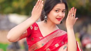 Hum tumko mohobatt ka aaina banalenge
